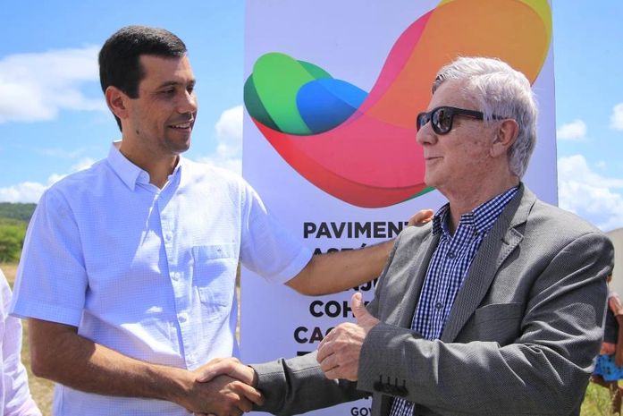 Cacimbinhas inaugura obras do Pró-Estrada Cacimbinhas