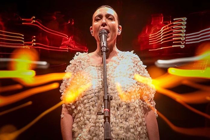 Show de Adriana Calcanhotto é neste sábado na fábrica de eventos - Jaraguá