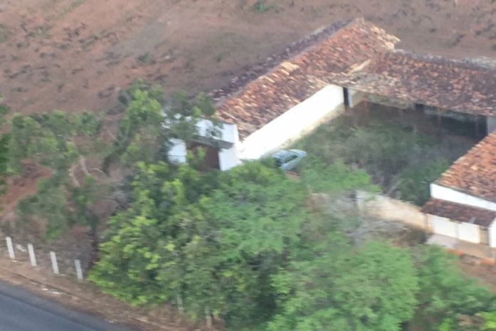Sitio em Lagoa da Canoa serviu para esconder carro roubado