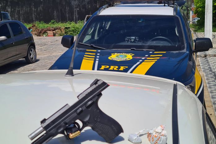 Homem é preso por porte ilegal de arma e drogas no interior de Alagoas