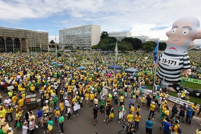 Manifestação reuniu 100 mil em Brasília