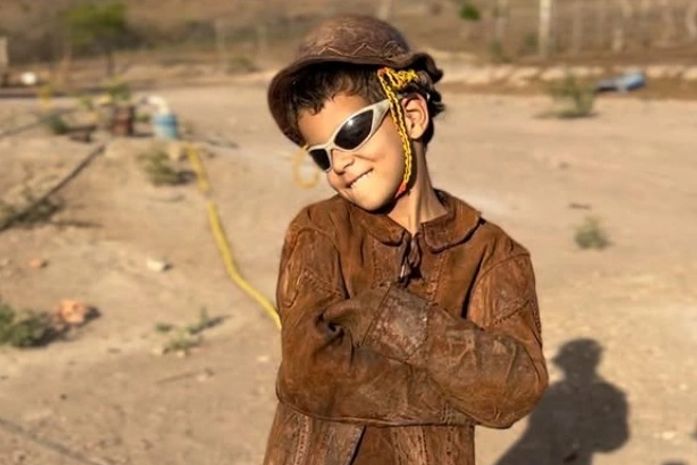 Veja quem é o menino alagoano que conquistou mais de 1 milhão de seguidores com sua porca