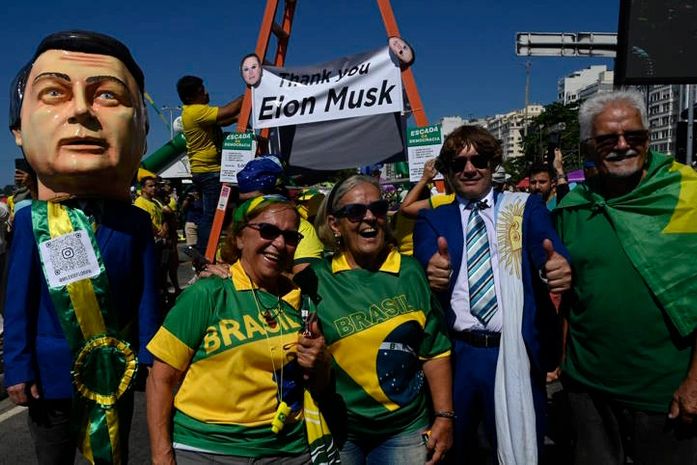 Ato de Bolsonaro no Rio foi um fiasco