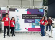 Estudantes do SESI levam projeto de borracha biodegradável à SBPC Jovem 2025