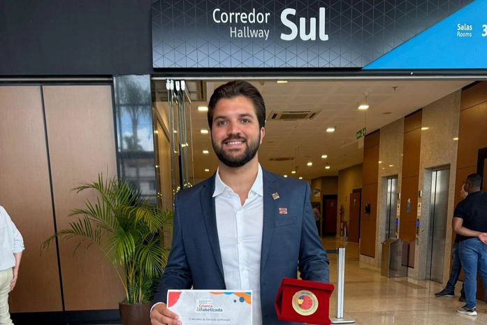 Traipu recebe selo ouro do Compromisso Nacional Criança Alfabetizada