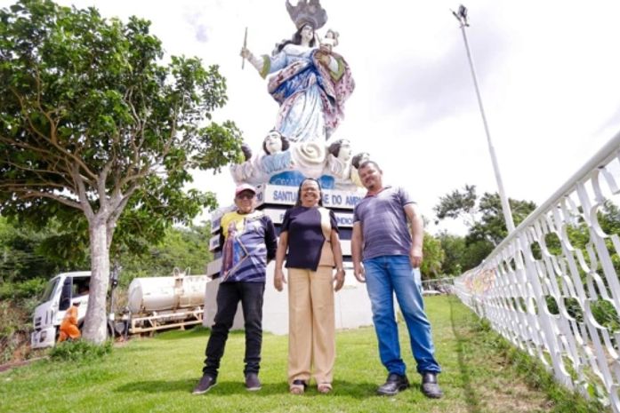 Prefeita Tia Júlia supervisiona manutenção realizada no Santuário de Nossa Senhora Mãe do Amparo