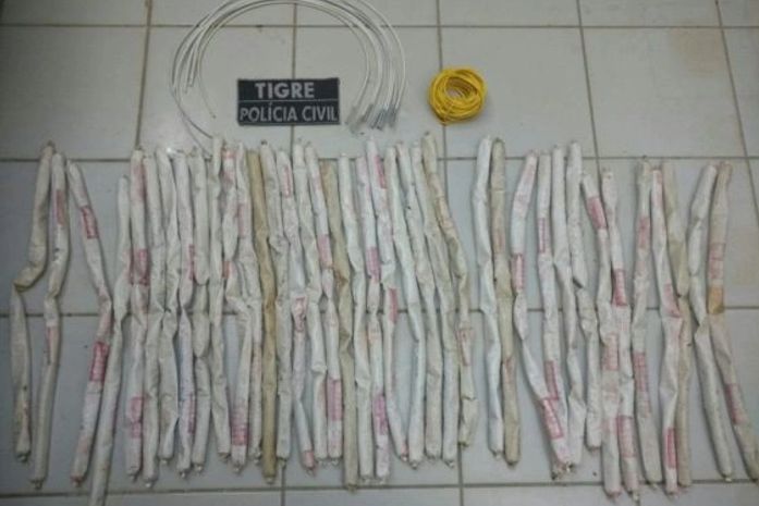 Explosivos encontrados em secretaria