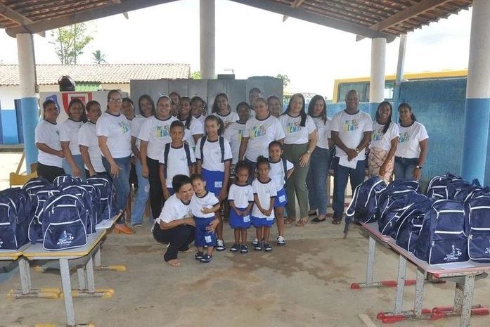 Ação do governo de Porto de Pedras/AL garante fardamento escolar completo para crianças