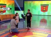 Pequena Mell ganha presente no Caldeirão do Huck