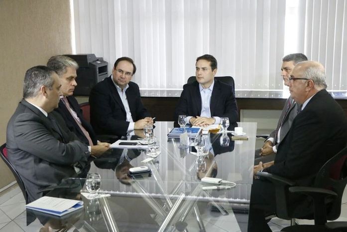 Renan Filho em reunião com instituições que combatem o crime em Alagoas