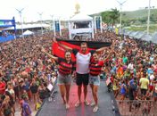 Bloco do Flamengo arrasta multidão pelas ruas do Carnalaje
