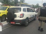 Suposto latrocínio: taxista é executado dentro de veículo na avenida principal do Jaraguá