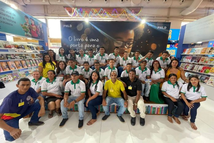 Alunos da rede municipal de Branquinha visitam Bienal do Livro