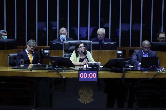 Câmara aprova proposta que altera estrutura das lideranças partidárias