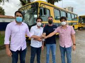Prefeito Arthur Freitas garante novo ônibus escolar para Santana do Mundaú