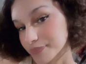 Quem é a mulher encontrada morta na calçada de uma escola em Maceió