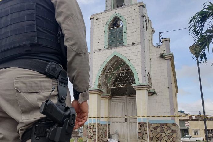Morador de rua é morto a pauladas por ex de companheira na porta de igreja em Arapiraca