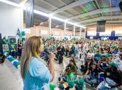 Diante de uma multidão, Rute Nezinho assume compromisso com políticas públicas para mães atípicas e cuidadoras