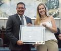 Deputada Cibele Moura homenageia Maurício Quintella com maior honraria do Parlamento alagoano