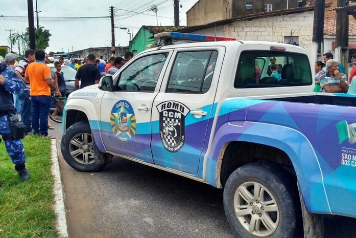 Guarda municipal é preso por suspeita de tráfico e leva agentes a imóvel com caça-níqueis em AL