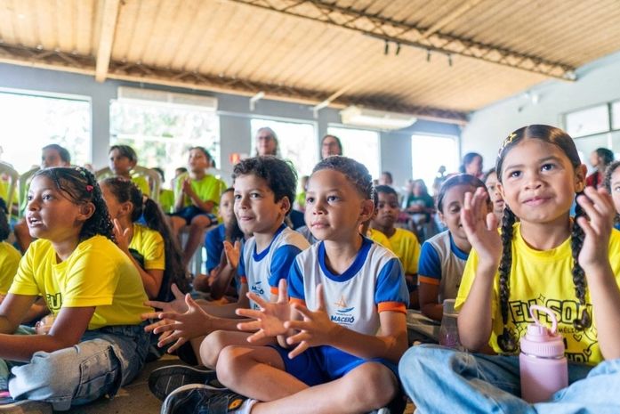 Mais de 200 estudantes da rede municipal participam da 9ª edição da Praça Literária