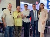 Prefeito de Santana do Ipanema recebe ambulância do SAMU do Governo 