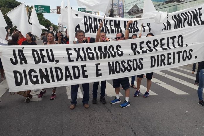 Moradores do Pinheiro, Mutange e Bebedouro em um dos protestos esse ano