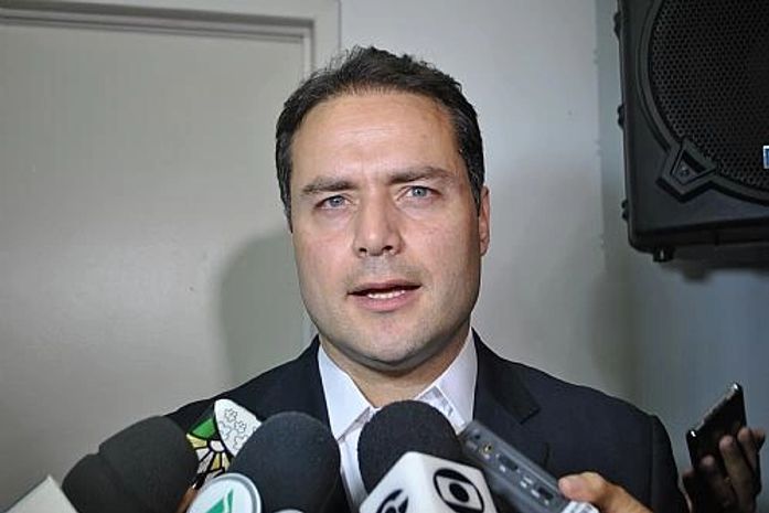 Pré-candidato a prefeito do MDB em Arapiraca será decidido na hora certa, diz governador Renan Filho