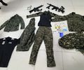 Ameaça à ex, luta com policiais e documentos falsos: PM encontra simulacros e suspeito segue foragido