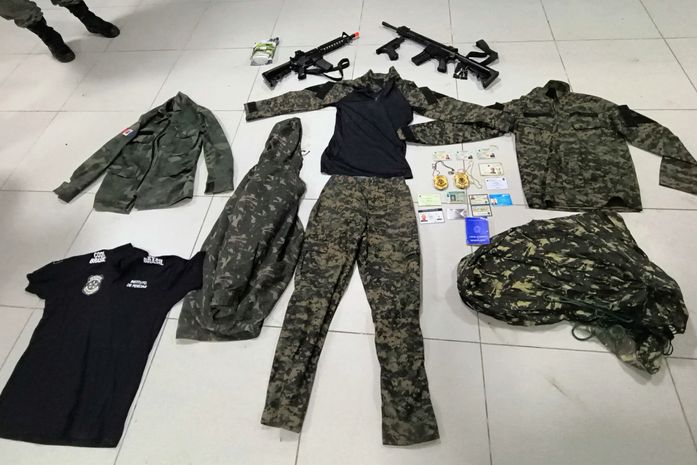 Ameaça à ex, luta com policiais e documentos falsos: PM encontra simulacros e suspeito segue foragido