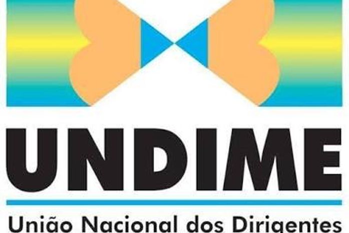 Secretaria da Educação de São José da Laje participa do 10º Fórum Estadual da UNDIME