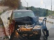 Colisão entre veículos deixa dois feridos na Av. Pierre Chalita, em Maceió