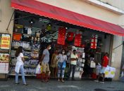 Rio reabre shoppings, bares, igrejas, estádios e pontos turísticos