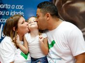 Maria e Alexsandro entraram em acordo e vão casar, garantindo alegria da filha Gloria