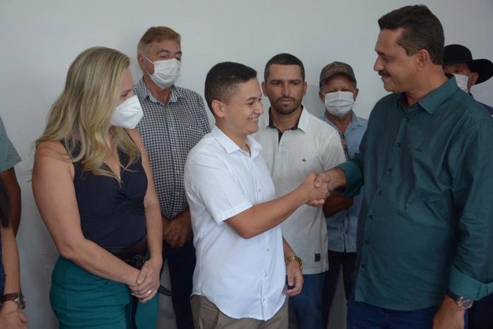 Prefeito Marlan Ferreira realiza entrega de carros e vários equipamentos para UBS, e nomeia novo secretário da pasta da juventude, esporte e lazer