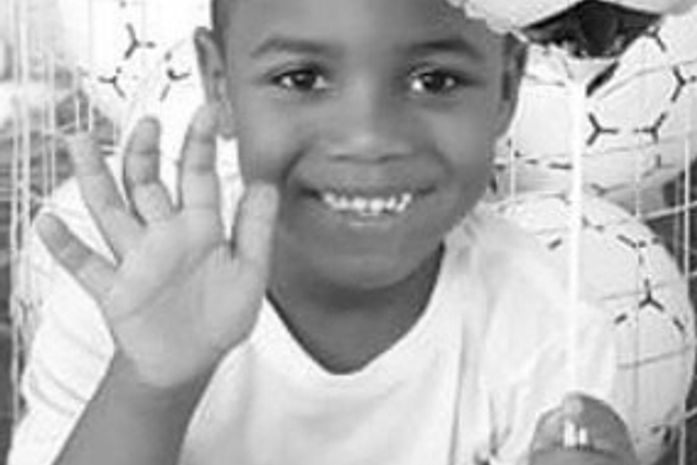 Miguel era o bebê da mamãe dele e foi abandonado no elevador DE SERVIÇO.