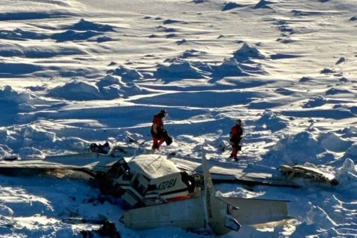 Avião que desapareceu no Alasca com 10 pessoas é encontrado