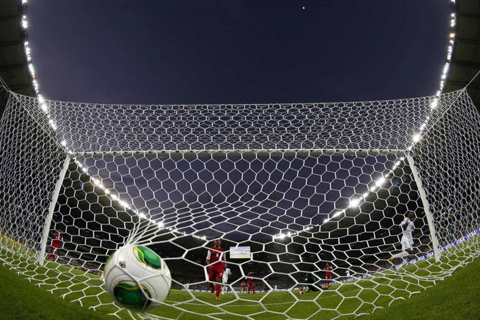 VAR no Brasil demora 46% a mais do tempo recomendado pela Fifa