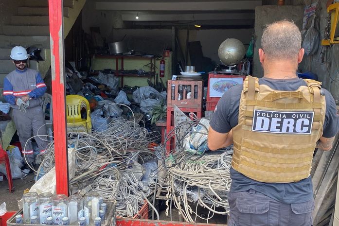 Operação contra furto de cabos prende proprietários de ferros-velhos na parte alta de Maceió