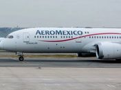 Passageira dá à luz durante voo no México; bebê ganhará voos grátis