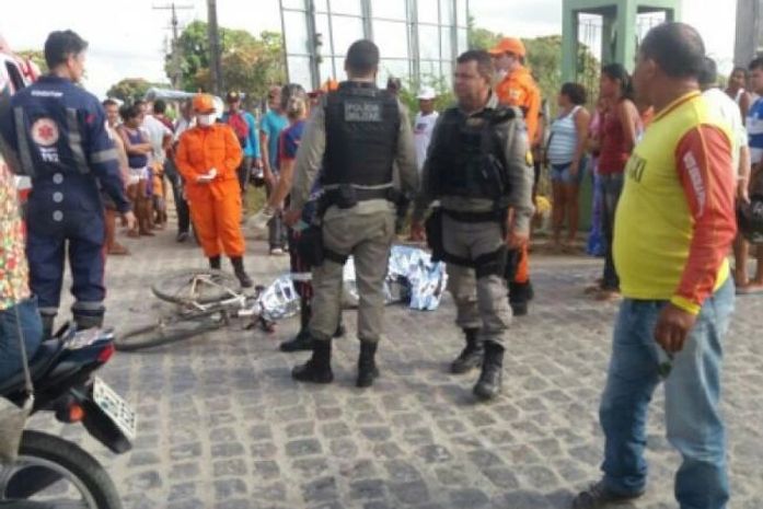 Jovem de 18 anos morre após ser atropelada por ônibus