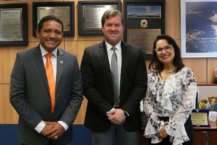 Marx Beltrão anuncia R$ 1,2 mi para educação de Palmeira dos Índios