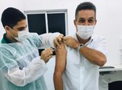Covid-19: Prefeito de Branquinha recebe 2ª dose e reforça importância de completar o ciclo vacinal