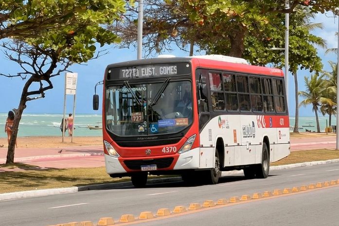 Tarifa de ônibus pode aumentar 8% com fim da escala 6x1 sem compensações para o setor, alerta Sinturb