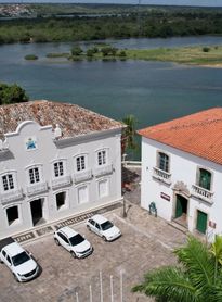 Salário dos servidores da prefeitura faz circular cerca de 10 milhões de reais no comércio de Penedo
