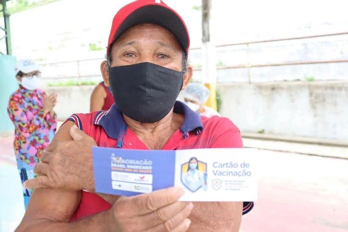 Saúde de Santana do Mundaú anuncia terceira dose de reforço contra a Covid-19 para idosos acima de 70 anos