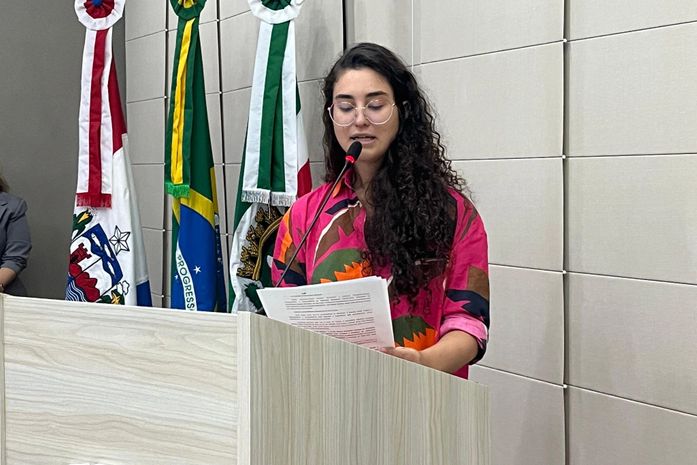 Teca Nelma critica PEC que privatiza praias do litoral brasileiro