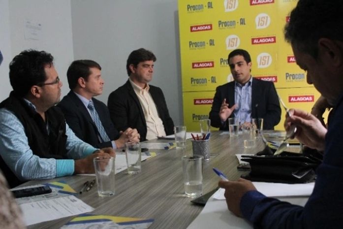 Procon notifica 70 postos para esclarecer preços abusivos cobrados por combustíveis