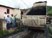 Prefeito Arthur Freitas vistoria início de obras de pavimentação asfáltica em Santana do Mundaú