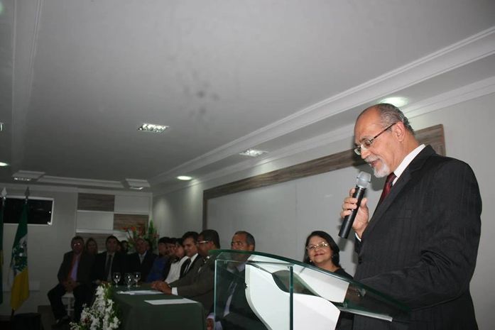 Legislativo concede titulo de Cidadão Honorário de Arapiraca para pastor Juraci